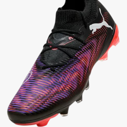 BOTA DE FÚTBOL PUMA FUTURE 8 MATCH FG/AG NEGRO Y CORAL