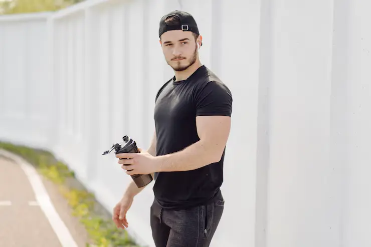 outfit con gorras hombre